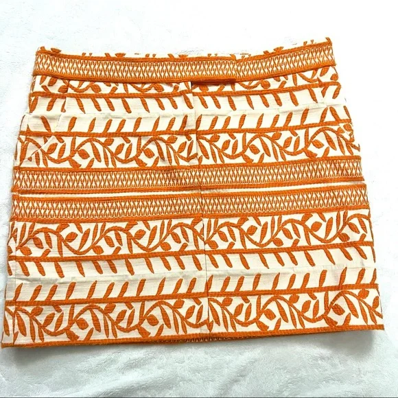 HOLT RENFREW Embroidered Mini Skirt - Picture 2 of 6